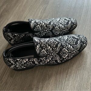 Like New Steve Madden Black and Silver Patterned Loafers + Shoe Shapers